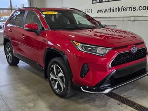 Used 2021 Toyota RAV4 SE image 10