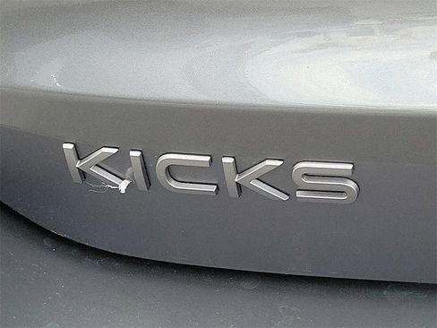Used 2025 Nissan Kicks SV image 22
