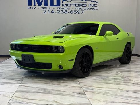 Used 2015 Dodge Challenger R/T Plus RWD image 2