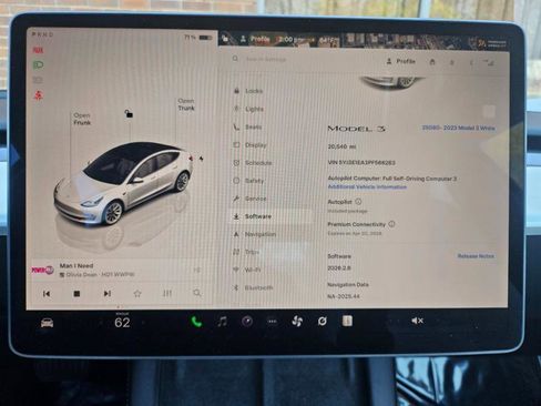 Used 2023 Tesla Model 3 Standard Range image 2