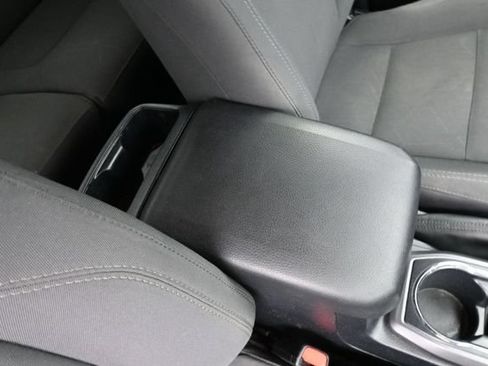 Used 2018 Toyota Tacoma TRD Off-Road AWD/4WD image 35
