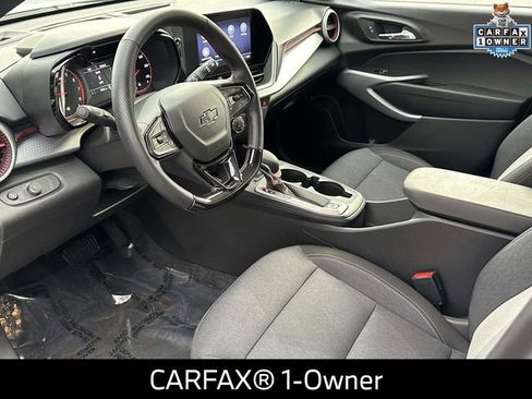 Used 2024 Chevrolet Trax RS w/ Driver Confidence Package image 2