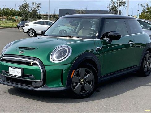 Certified 2022 MINI Cooper SE image 3