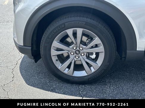 Used 2025 Ford Explorer Active w/ Active Comfort Package AWD/4WD image 11