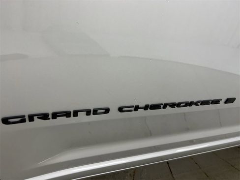 Used 2023 Jeep Grand Cherokee L Summit image 28