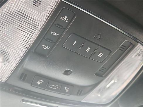Used 2022 Dodge Durango R/T w/ Tow 'N Go Package AWD/4WD image 22