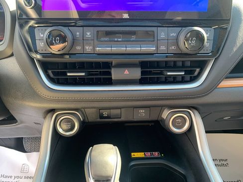 Used 2025 Toyota Grand Highlander AWD image 26