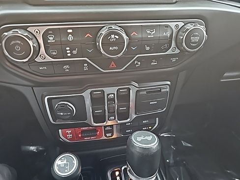 Certified 2021 Jeep Wrangler Unlimited Rubicon image 33