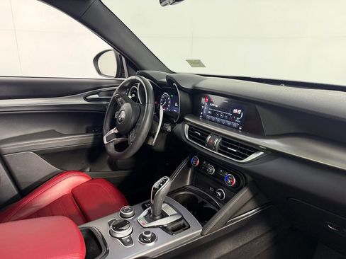 Used 2024 Alfa Romeo Stelvio Veloce AWD/4WD image 34