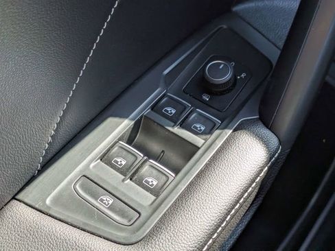 Used 2024 Volkswagen Tiguan SE R-Line image 25