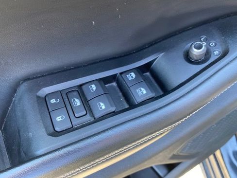 Used 2023 Jeep Grand Cherokee Limited AWD/4WD image 19