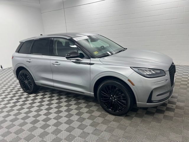 Used 2023 Lincoln Corsair AWD w/ Equipment Group 101A image 4