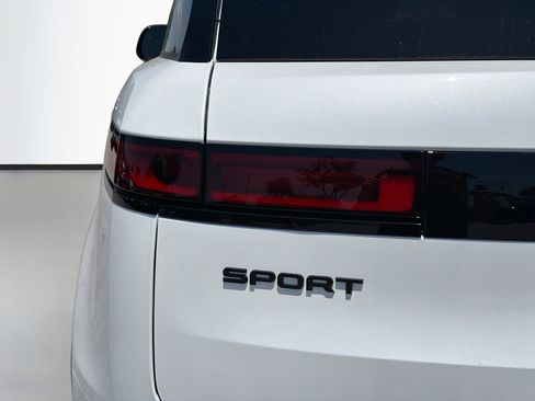 New 2026 Land Rover Range Rover Sport Dynamic SE AWD/4WD image 10