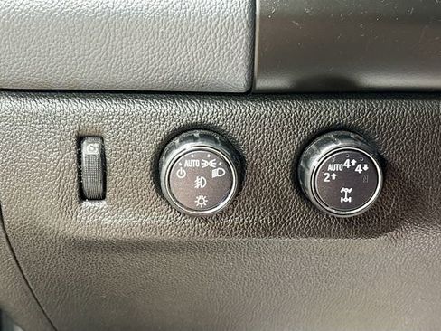 Used 2018 Chevrolet Colorado Z71 AWD/4WD image 12