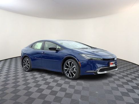 New 2026 Toyota Prius Plug-In Hybrid FWD image 3