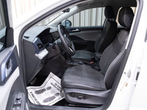 Used 2023 Volkswagen Taos SE image 10