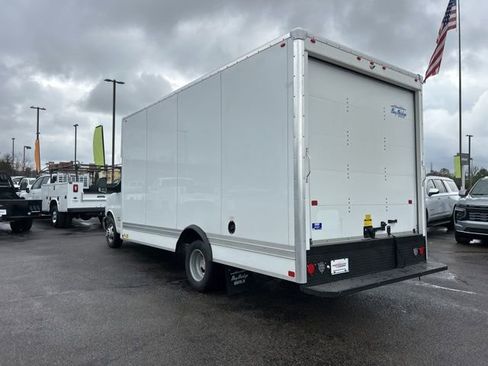 New 2026 Chevrolet Express 4500 w/ Power Convenience Package RWD image 5