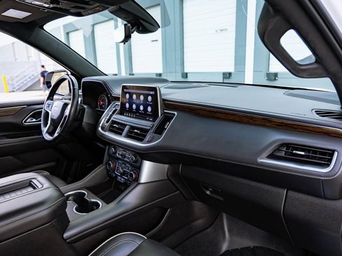 Used 2021 Chevrolet Tahoe Premier w/ Premium Package image 25