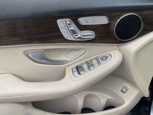 Used 2021 Mercedes-Benz GLC 300 image 16