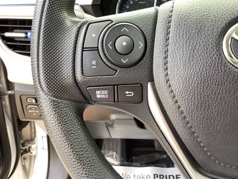 Used 2016 Toyota Corolla LE FWD image 39