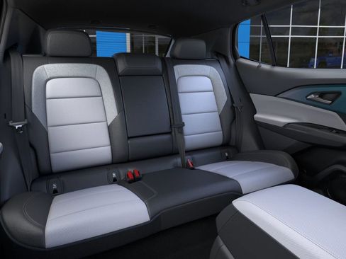 New 2026 Chevrolet Equinox EV LT AWD/4WD image 17