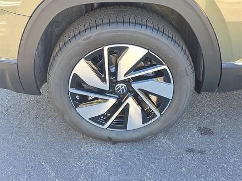 New 2026 Volkswagen Atlas SEL image 7