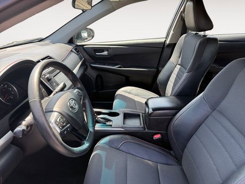Used 2017 Toyota Camry SE FWD image 9
