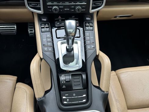 Used 2016 Porsche Cayenne S image 20