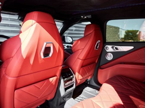 Used 2025 BMW XM image 40