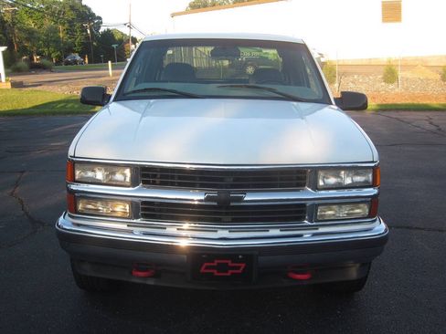 Used 1998 Chevrolet Silverado 2500 2WD Extended Cab w/ Preferred Equipment Group 2 image 3