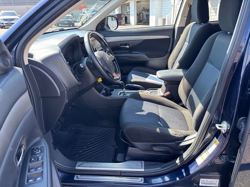 Used 2016 Mitsubishi Outlander ES image 10