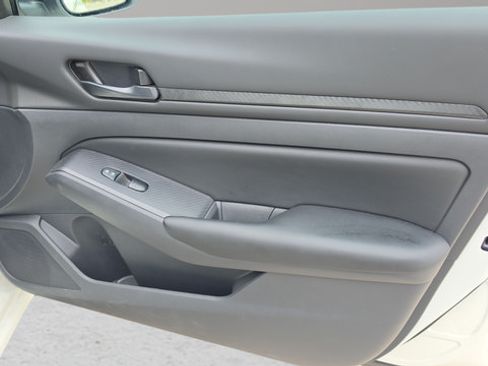 Certified 2025 Nissan Altima 2.5 S FWD image 27