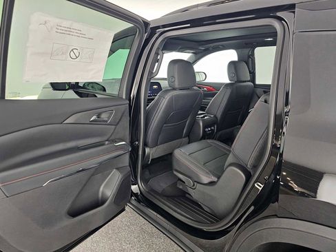 New 2026 Chevrolet Traverse Z71 w/ Driver Confidence Package AWD/4WD image 17