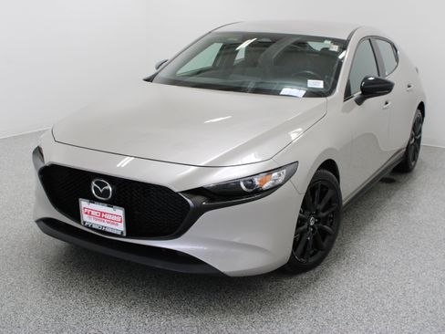 Used 2025 MAZDA MAZDA3 s Sport FWD image 2