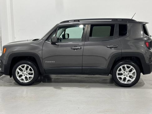 Used 2016 Jeep Renegade Latitude w/ Cold Weather Group image 14