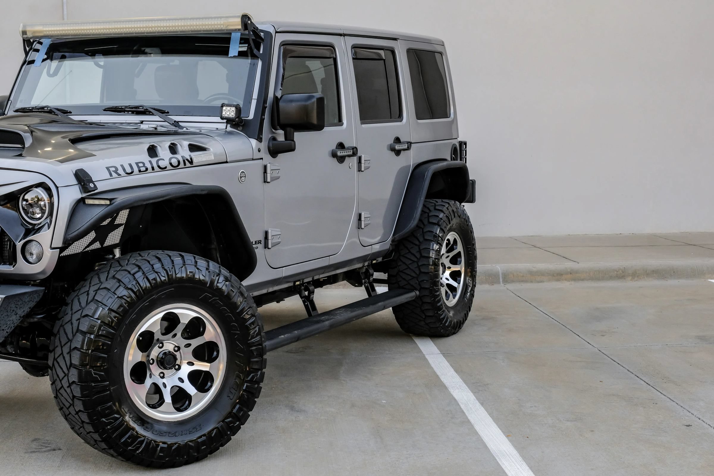 Used 2016 Jeep Wrangler Unlimited Rubicon w/ Connectivity Group AWD/4WD image 8