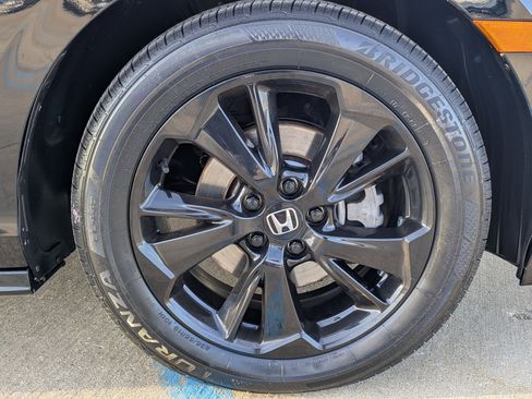 Certified 2023 Honda Odyssey Sport image 32