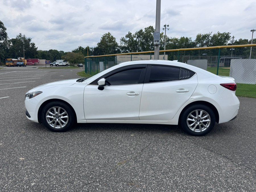 Used 2016 MAZDA MAZDA3 i Touring w/ Popular Equipment Package FWD image 4