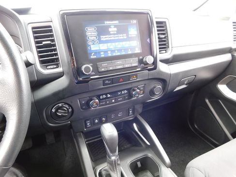 Used 2023 Nissan Frontier SV w/ SV Convenience Package image 41