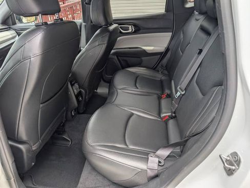 Used 2025 Jeep Compass Limited AWD/4WD image 8