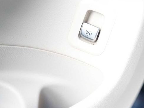 Used 2022 Mercedes-Benz GLC 300 4MATIC image 30