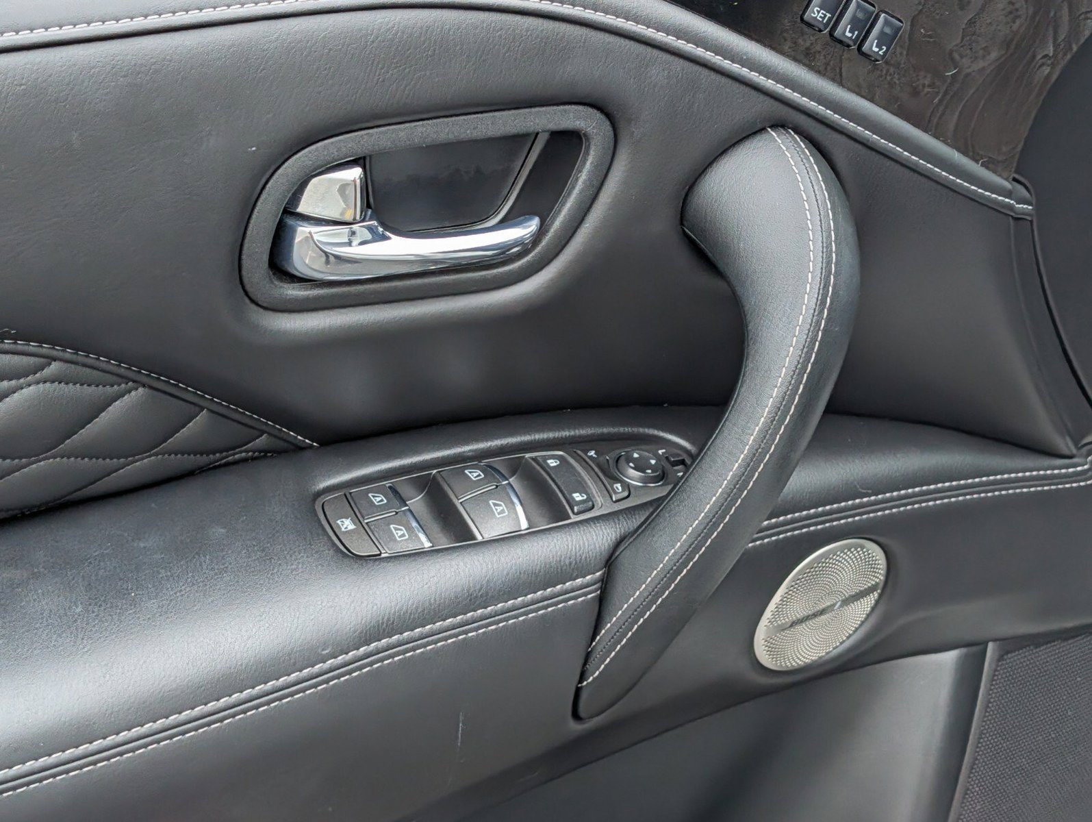 Used 2024 INFINITI QX80 Sensory AWD/4WD image 34