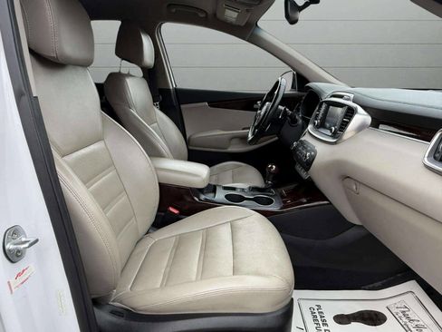 Used 2017 Kia Sorento EX w/ EX Premium Package image 14