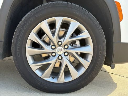 Used 2025 Buick Enclave Preferred image 10