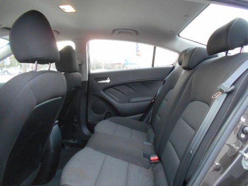 Used 2016 Kia Forte LX image 9