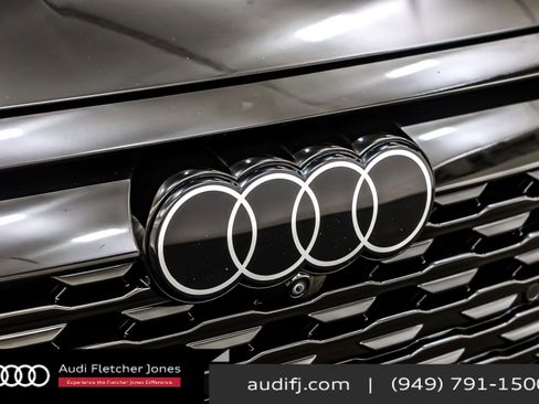 Used 2024 Audi Q8 e-tron Premium Plus w/ Premium Plus Package image 13