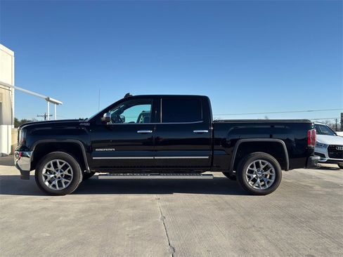 Used 2018 GMC Sierra 1500 SLT w/ SLT Premium Package image 10