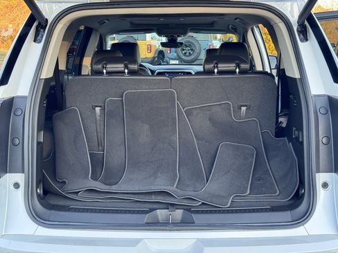 Used 2022 GMC Acadia Denali w/ Denali Technology Package image 45