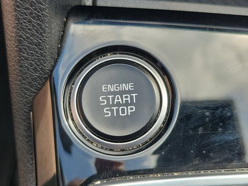 Used 2024 Kia Sportage EX image 29