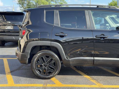 Used 2019 Jeep Renegade Sport image 11